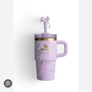 The Stanley X LoveShackFancy Quencher | 20 OZ - Happy
Thoughts